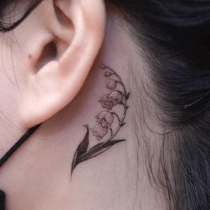 Tatuaż lilia, popularne tatuaże z lilią wodną- znaczenie, historia
